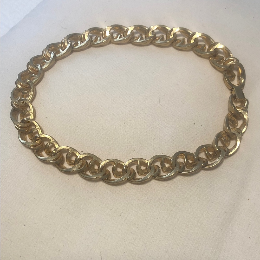 Classic Gold-Tone Open Chain Women's Necklace - Picture 3 of 4